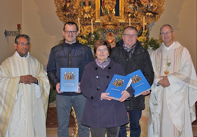 Übergabe Sonntagsbibel Thumsenreuth (2)