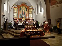 Begrüßung der Konzertbesucher durch Pater Dr. James Mudakodil